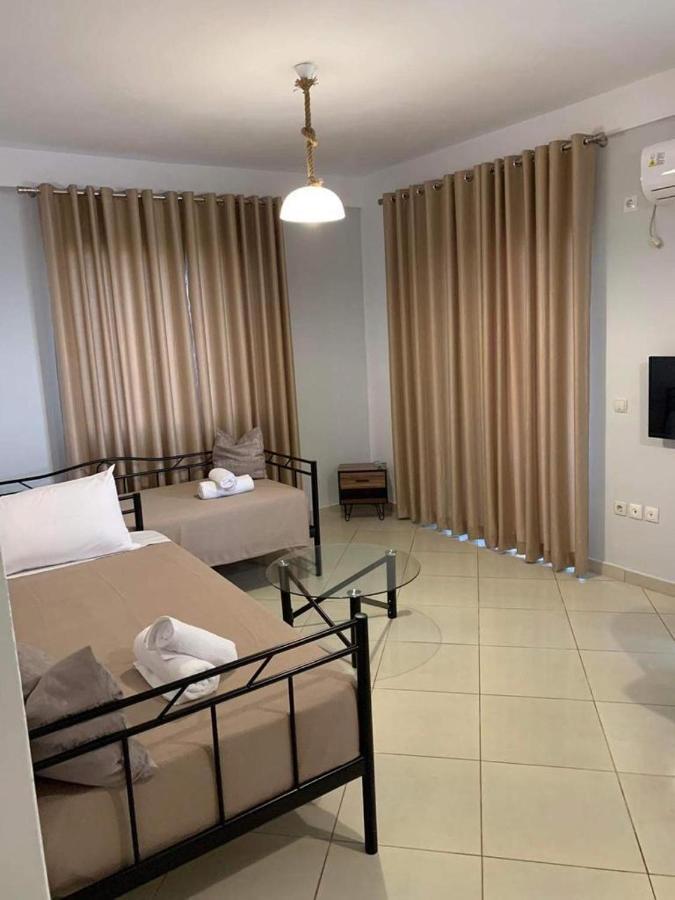Mediterranean Apartments Himarë Eksteriør billede